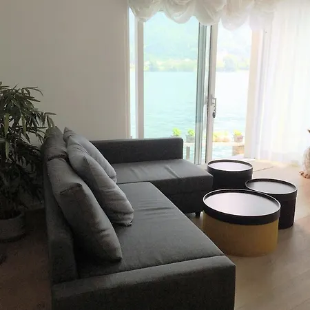 Riva San Vitale Шале